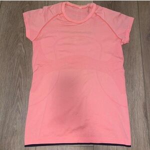 Lululemon Swiftly Tech Coral Short Sleeve Shirt size 8. No tag. Good condition
